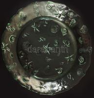 Tenger gyümölcsei mintás anyagában színezett asztalközép kínáló. Jelzés nélkül, hibátlan, d: 31,5 cm