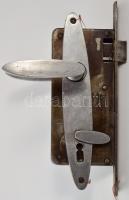 Elzett zárszerkezet kilincsekkel