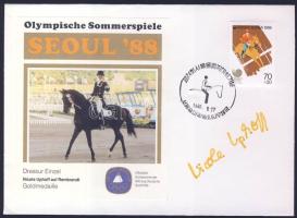 1988 Az olimpiai bajnok német műlovagló Nicole Uphoff auf Rembrandt saját kezű aláírása alkalmi bélyegzéses borítékon / Autograph of olimpic champion German equestrian Nicole Uphoff auf Rembrandt on special cancelled envelope