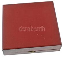 Tóth Sándor (1933-2019) 1981. "Móricz Zsigmond Színház / 1981. október 17." bronz plakett ...