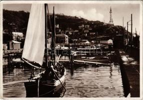 Trieste, Trs, Trieszt; Porto Barcola col Faro / port, ships, lighthouse (EK)