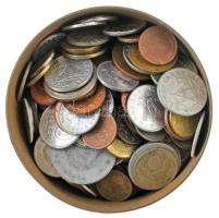 Vegyes, magyar és külföldi érmetétel mintegy ~1kg súlyban T:vegyes Mixed, Hungarian and foreign coin lot (~1kg) C:mixed
