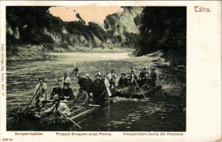 Tátra, Magas Tátra, Vysoké Tatry; Dunajeci hajózás, tutajok magyar zászlókkal. Feitzinger Ede Nr. 355. Kr. 1904/14. / Przejazd Dunajcem przez Pieniny / Dunajecfahrt durch die Pieninen / rafting with Hungarian flags (felületi sérülés / surface damage)