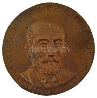 Nagy István János (1938- ) DN "Kiss Ferenc lelkész - A Debreceni Tudományegyetem első rektora / A református szeretetszövetség alapítója emlékére 1931. X. 31." kétoldalas, öntött bronz plakett (94mm) T:AU fo.
