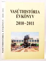 Vasúthistória évkönyv 2010-2011. Főszerk.: Dr. Kerkápoly Endre. Szerk.: Mezei István. Bp., 2010, MÁV. 288 p. Fekete-fehér képekkel illusztrálva. Kiadói egészvászon-kötés, kiadói papír védőborítóban. + A vasút története - Megy a gőzös... olvasókönyv.