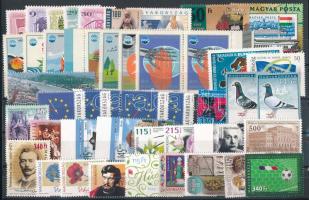 Kis tétel stecklapon az 1970-es évektől a 2010-es évekig, benne teljes sorok, összefüggések