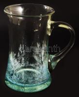 Karcag Berekfürdői korsó. Türkizen színezett krakléüveg, hibátlan, egy öntési vonallal, m: 15 cm