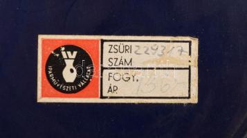 2 db jelzett iparművész mázas kerámia tényér. Kézzel festett, jelzett, hibátlan d: 22 cm