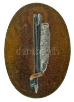 1910 k. "Koronás Vöröskereszt" kisméretű zománcozott bronz jelvény (23x16mm) T:AU