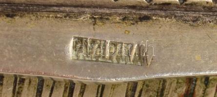 cca 1930-1940 A Vitézi Rend jelvényével díszített ezüstözött alpakka cigarettatartó doboz, jelzett: ...