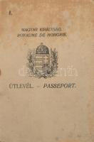 1930 Magyar Királyság által kiállított fényképes útlevél, kissé foltos