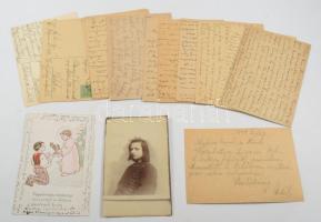 1936-1942 Pokorny Marcella (?-?) festművész, grafikus, művészeti író, rajztanár részére szóló 10 db levelezőlap és 1 db képeslap, valamint további 3 db Pokorny Ernő főszámtanácsos részére szóló lap. + 1924 Pokorny Marcella portréfotója, fotólap, a hátoldalán autográf bejegyzésével és aláírásával, dátumozva, 14x8 cm