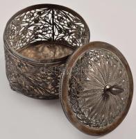 Kínai filigrán ezüst dobozka. Jelzett. 130g. d: 8 cm /// Chinese filigree silver box. Hallmarked. 13...