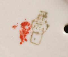 Zsolnay Annuska korsóval. Jelzett, hibátlan, m: 7,5 cm