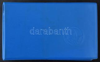 130 x 200 mm méretű, kétoldalas levélberakó 100 db levél részére, újszerű állapotban, kék műbőrkötésben