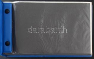 130 x 200 mm méretű, kétoldalas levélberakó 100 db levél részére, újszerű állapotban, kék műbőrkötés...