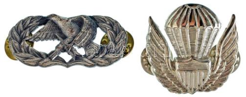Amerikai Egyesült Államok DN "Ejtőernyős" fém jelvény (33x33mm) + "Bombázó" fém jelvény (19x41mm) T:AU USA ND "Paratrooper" metal badge (33x33mm) + "Bomber" metal badge (19x41mm) C:AU