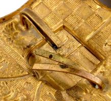 Osztrák-Magyar Monarchia, csendőr sapkajelvény, fém, hátoldalán rögzítőpántokkal, 9,5x7,5 cm