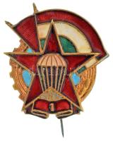 DN (~1950) "Ejtőernyős - 1" szovjet-magyar zászlós, vörös csillagos, részben zománcozott bronz lemezjelvény (35x40mm) T:AU