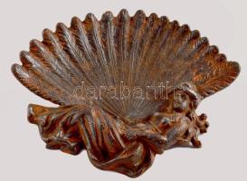 Női alakos öntöttvas tányér. 16 cm