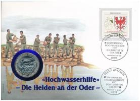 Németország 1997. 2,5E Cu-Ni "Az 1997-es nagy árvíz - Hősök az Oderánál" érmés borítékban, bélyeggel, bélyegzéssel T:UNC Germany 1997 2,5 Euros Cu-Ni "Die grosse Flut 1997 - Helden an der Oder" in coin envelope with stamp and cancellation C:UNC