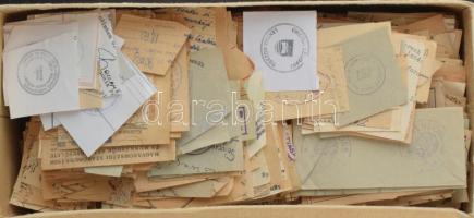 Sok ezer főleg régi, régebbi hivatali bélyegzés kivágás cipős dobozban, rendkívül érdekes és hatalmas anyag
