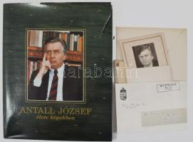 1985-1995 Antall József (1932-1993) történész, politikus által Dienes István (1929-1995) régész, muzeológus részére küldött iratok:  1985 Dr. Antall József, Magyar Orvostörténeti Társaság üv. elnökének gépelt levele Dr. Warbosch Géza professzor úr részére, hogy Dienes István panaszával megkeresi őt. Antall József autográf aláírásával, fejléces papíron, borítékkal, 1 sztl. lev.  cca 1980-1990 Levélvázlat Dienes Istvántól Antall József részére, benne javításokkal, 1 sztl. lev.;  1992 Antall József miniszterelnök születésnapi jókívánságait megköszönő gépelt levél, fejléces papíron, autográf aláírásával, 1 sztl. lev.; 1993 Antall József gyászünnepségére, temetésére szóló, nemzeti kiscímeres meghívó, az MDF Országos elnökségének borítékjával, valamint a ravatalnál tett tiszteletadás emlékére szóló emléklappal, 1993. dec. 17.  +Antall József élete képekben. Összeáll.: Antall Péter - Szebellédy Géza. Antall Józsefné által ALÁÍRT példány. Gyula, 1994, Tevan Kiadó. Gazdag képanyaggal illusztrált. Kiadói egészvászon-kötésben, szakadt kiadói papír védőborítóban.