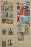 Néhány száz tengeren túli bélyeg Kínával 10 lapos közepes berakóban