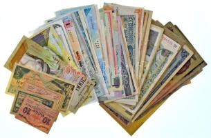 Vegyes, ~125db-os magyar és külföldi bankjegy tétel, ebből ~20db magyar, közte Német, Sierra Leone, ...