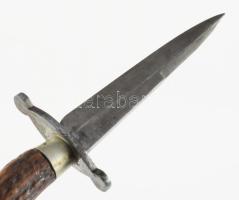 Antik vadászkés, jelzett a pengén: Gebr. Maurer W[ien], cca. XIX. sz. vége, agancs nyéllel, fémveret...