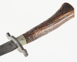 Antik vadászkés, jelzett a pengén: Gebr. Maurer W[ien], cca. XIX. sz. vége, agancs nyéllel, fémveret...