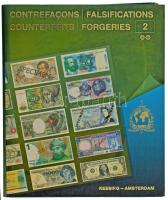 Hollandia 1998. "Hamisítványok és hamisítások" a papírpénzek vizsgálata az INTERPOL szerint, bankjegyek biztonsági elemeit bemutató információs lapok, ABC sorrend szerint rendezve négygyűrűs albumba. Újszerű állapotban, pár helyen szakadás Netherlands 1998. "Counterfeits and forgeries" examination of paper money according to INTERPOL, information sheets presenting the security features of banknotes, arranged in alphabetical order in a four-ring binder. In newly condition, with few tears