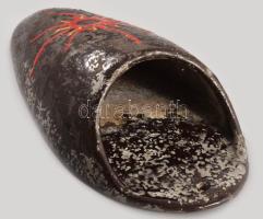 Kornfeld János: Iparművész párologtató. Jelzett, mázhibával, m: 19 cm