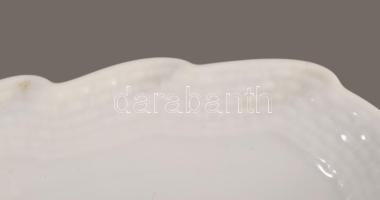 Herendi levél alakú tálka, jelzett, kopással, 12x10 cm