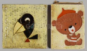 4 db mesefigurás iparművész kerámia fali dísz. Kézzel festett, jelzett, egy darab sérült 11x11 cm ig