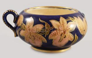 Zsolnay kék és virág mintás cukordoboz. Családi pecséttel jelzett, kézzel festett, sérült. d: 10 cm