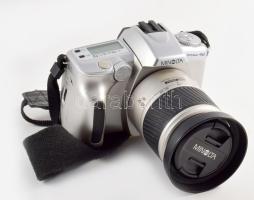 Minolta Dynax 40 fényképezőgép 28-100, 1:35-8,5 objektívvel.