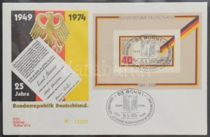 24 lapos KOBRA levél berakó, benne kb 80-90 db német FDC. Szép állapot