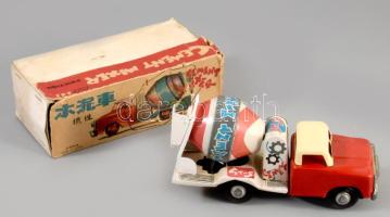 cca 1975 MF 141 Cement Mixer lemezjáték. Kína, fémlemez, kissé hiányos eredeti dobozában, h: 16 cm