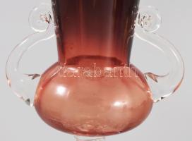 Anyagában színezett bordás talpas váza. Jelzés nélkül, hibátlan, m: 21 cm