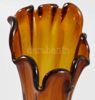 Anyagában színezett borostyánszínű fingerváza, szakított üveg, hibátlan, m: 24 cm
