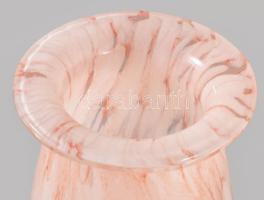 Anyagában krémesen színezett márványmintás váza. Jelzés nélkül, hibátlan, m: 30,5 cm