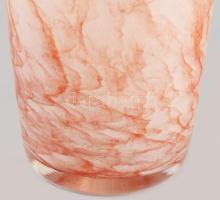 Anyagában krémesen színezett márványmintás váza. Jelzés nélkül, hibátlan, m: 30,5 cm