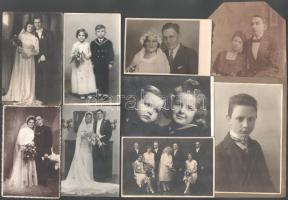 Esküvői és gyerekfotók különböző korszakokból, vegyes méretben, 18 db