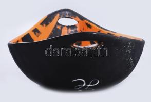 Gorka Lívia (1925-2011): Fekete alapon vöröscsíkos kínáló. Jelzett, hibátlan, 20x19,5 cm