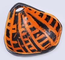 Gorka Lívia (1925-2011): Fekete alapon vöröscsíkos kínáló. Jelzett, hibátlan, 20x19,5 cm