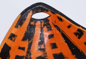 Gorka Lívia (1925-2011): Fekete alapon vöröscsíkos kínáló. Jelzett, hibátlan, 20x19,5 cm