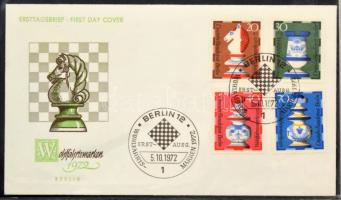 100 férőhelyes levél berakó, benne az 1970-es évek német FDC-i + 2 db régebbi is