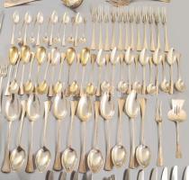 12 személyes ezüst evőeszköz készlet, angol fazonú. dianás jelzéssel, WGy mesterjeggyel, közel 5,3 k...