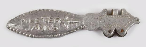 Mester János üvegvágó, h: 10 cm